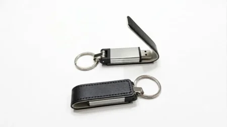 Leather magnet USB flash drive
